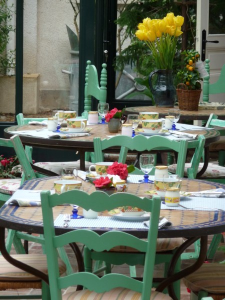 BreakfastManoir.jpg
