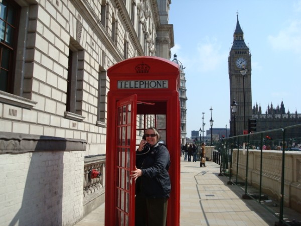 LondonPhoneBooth.jpg